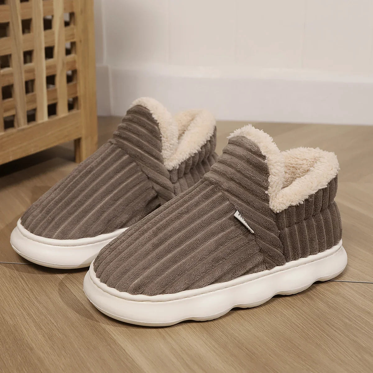Winter Men Women Shoes Winter Short Plush Slippers Outdoor Fur Non-slip House Shoes Casual Fuzzy Soft Cozy Men Women Shoes K's Collection Store