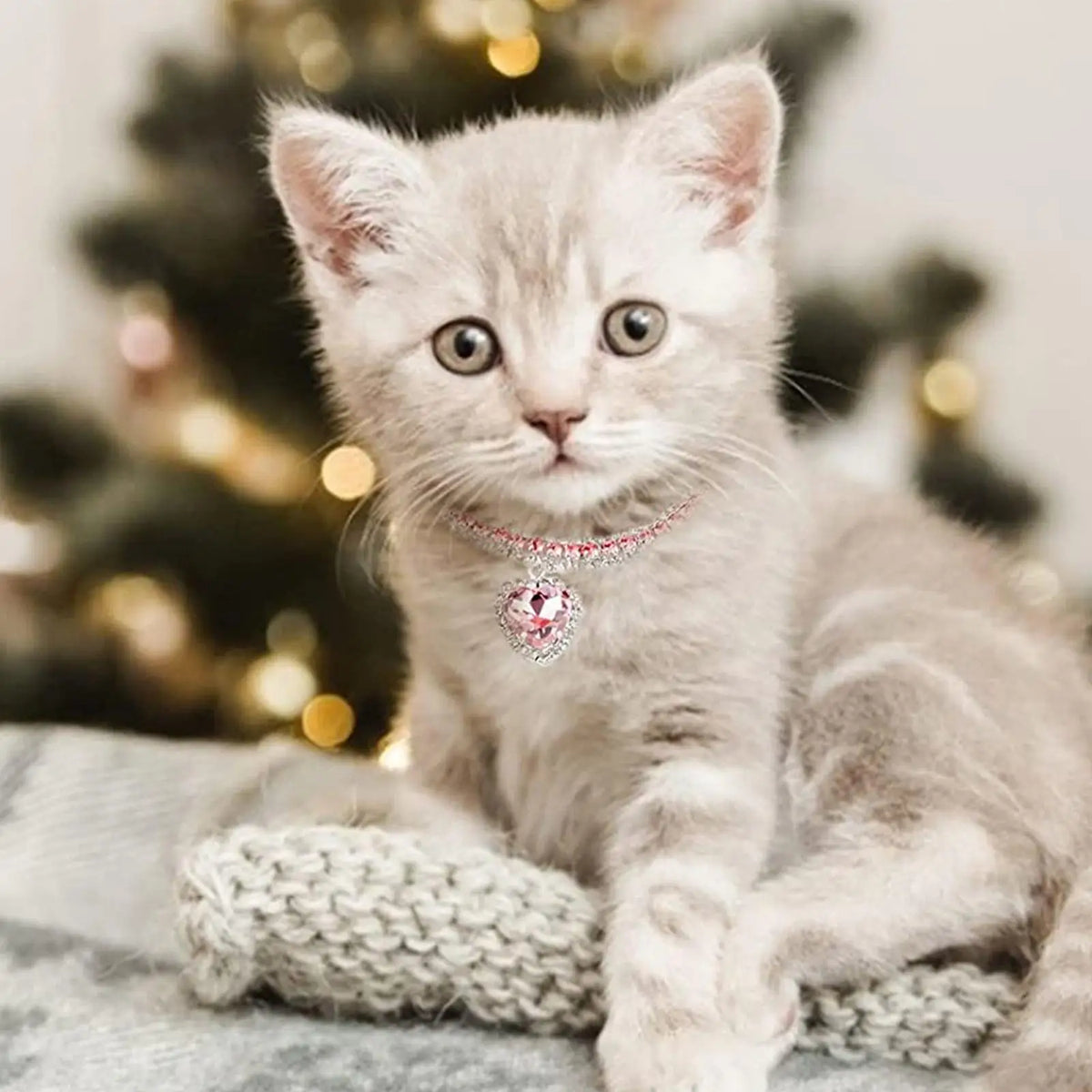 Luxury Crystal Cat Collar Love Pendant Necklace Pet Collar Adjustable Small Dog Cat Neck Ring Rhinestone Collar Pet Accessories K's Collection Store