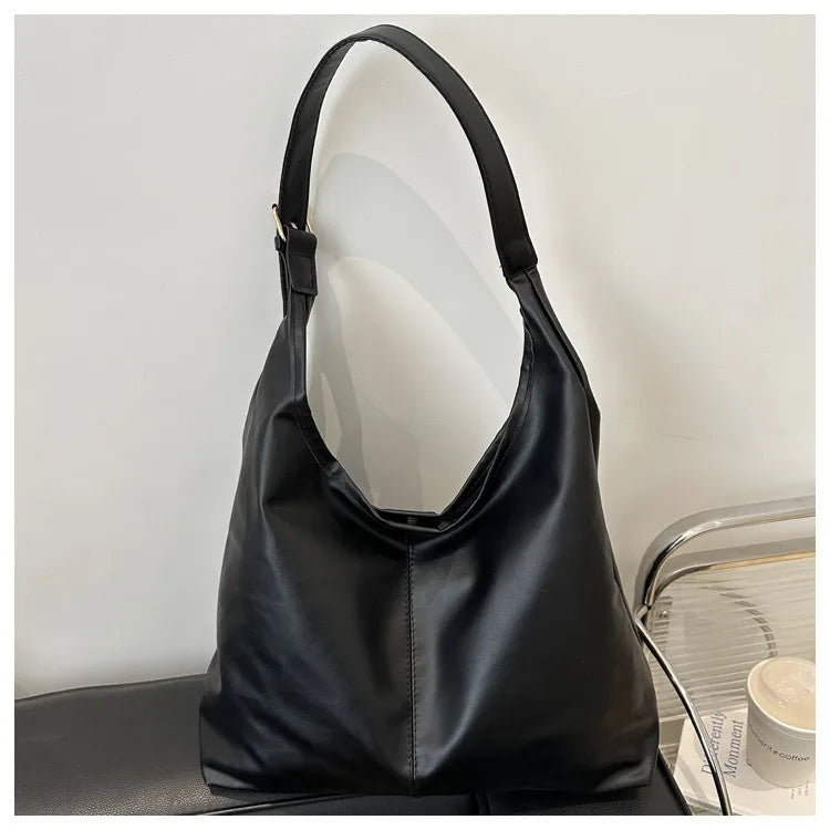 Large capacity commuting new winter popular 2025 solid color simple versatile fashion high sense texture casual single shoulder K's Collection Store