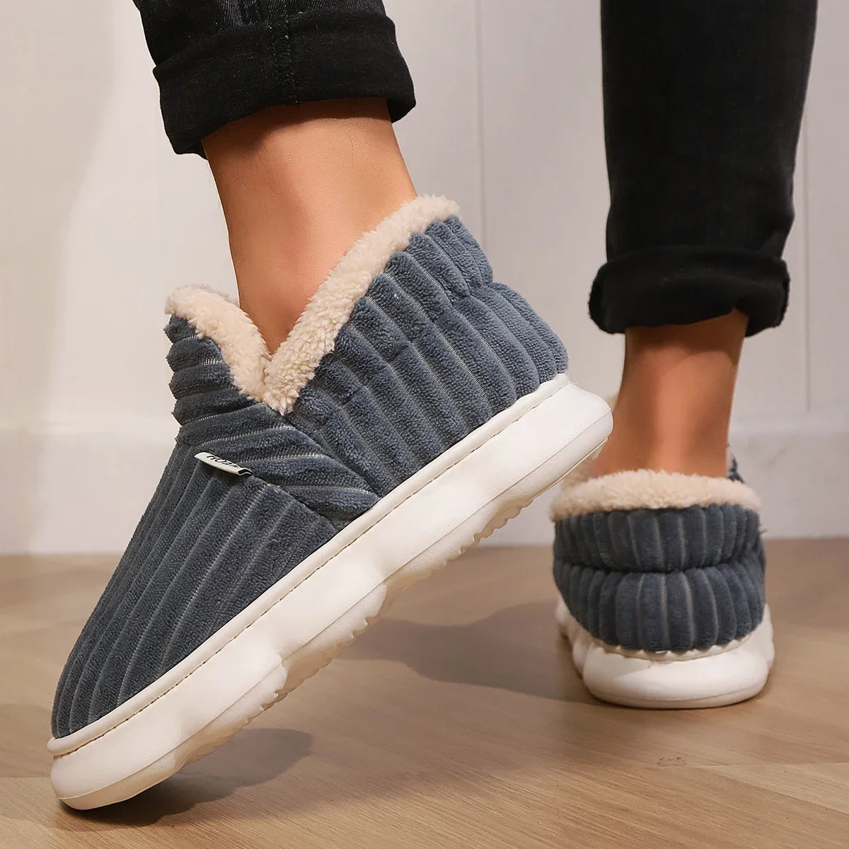 Winter Men Women Shoes Winter Short Plush Slippers Outdoor Fur Non-slip House Shoes Casual Fuzzy Soft Cozy Men Women Shoes K's Collection Store