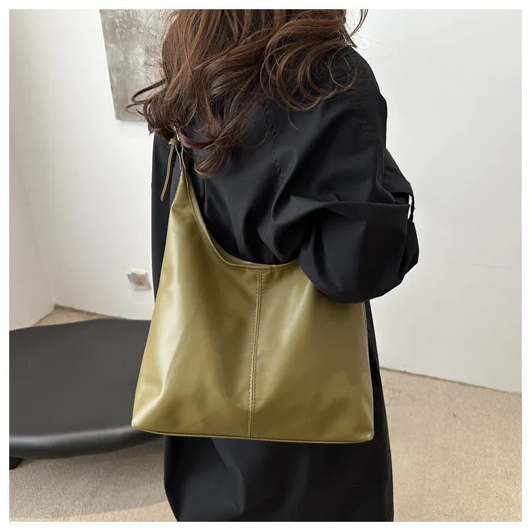Large capacity commuting new winter popular 2025 solid color simple versatile fashion high sense texture casual single shoulder K's Collection Store
