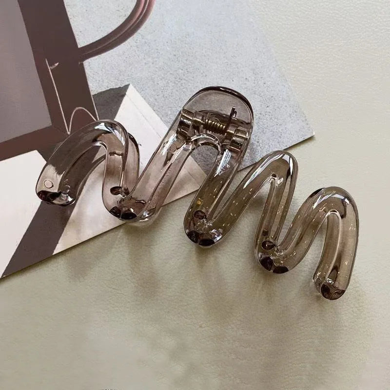 Women's Wavy High Glossy Amber Brown 11cm/4.33in Large Lightweight Plastic Hair Clip Elegant Minimalistic Hair Accessories K's Collection Store