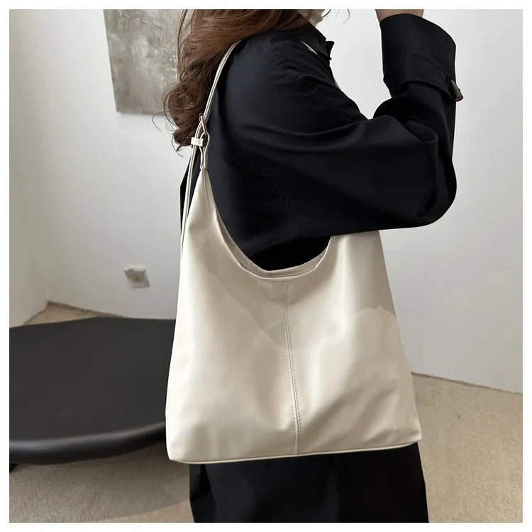 Large capacity commuting new winter popular 2025 solid color simple versatile fashion high sense texture casual single shoulder K's Collection Store